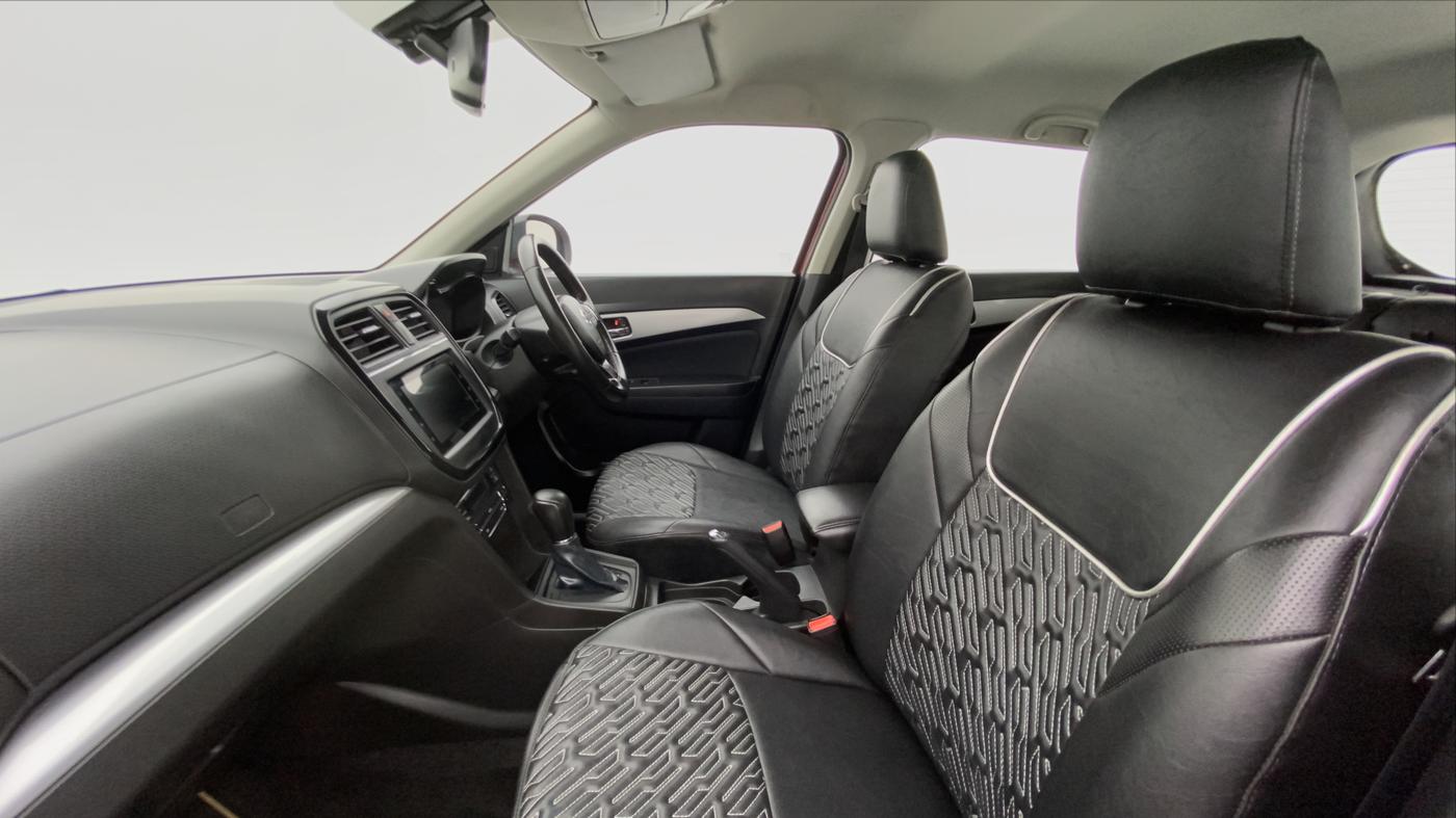 2020 Maruti Vitara Brezza ZXI+ AT SHVS DUAL TONE, Petrol, Automatic, 14,792 km, Right Side Front Door Cabin