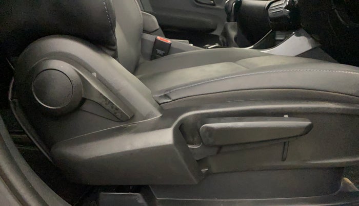 2023 Tata ALTROZ XZ Plus (S) Dark Edition, Petrol, Manual, 9,701 km, Driver Side Adjustment Panel