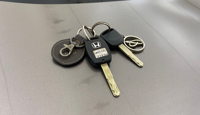 2013 Honda City 1.5L I-VTEC V MT, Petrol, Manual, 1,36,396 km, Key Close Up