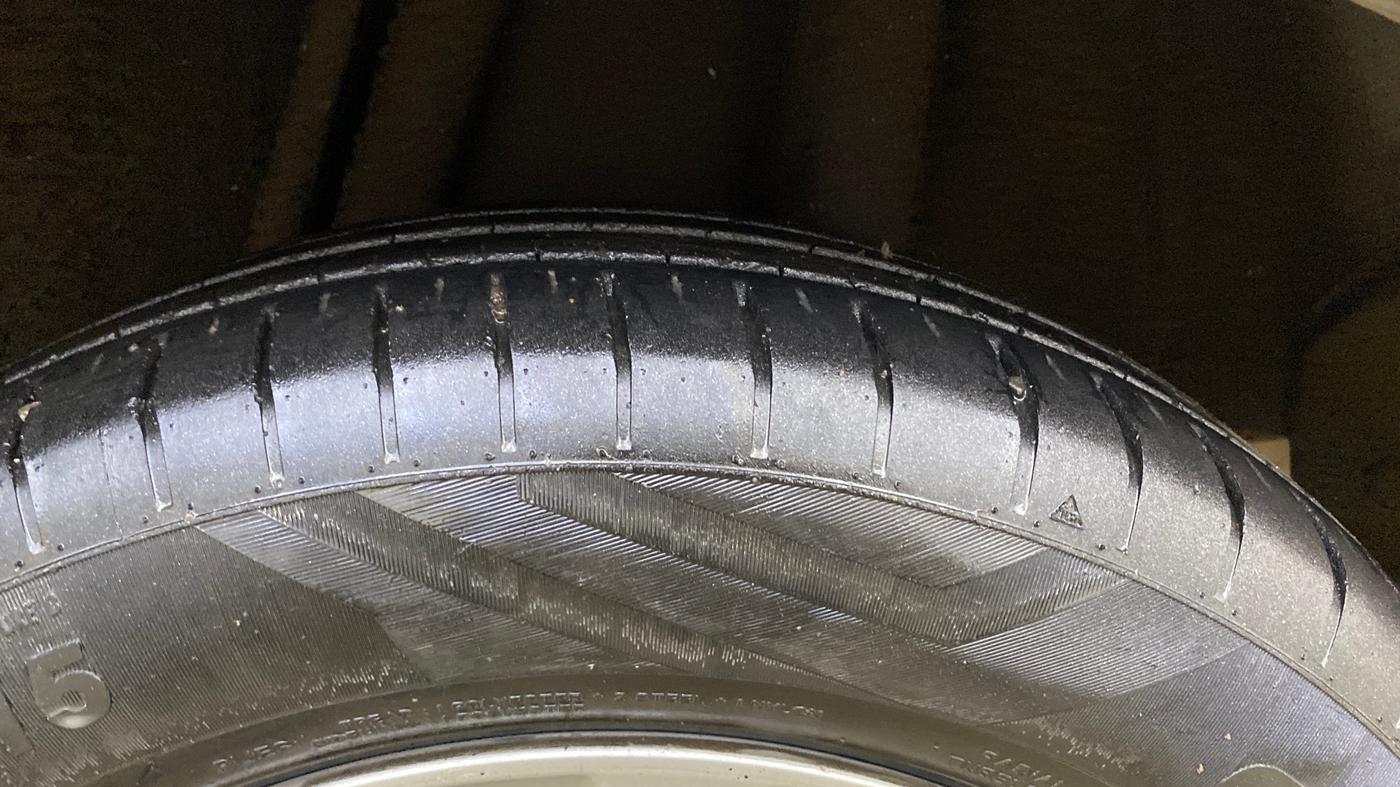 2013 Honda City 1.5L I-VTEC V MT, Petrol, Manual, 1,36,396 km, Left Rear Tyre Tread
