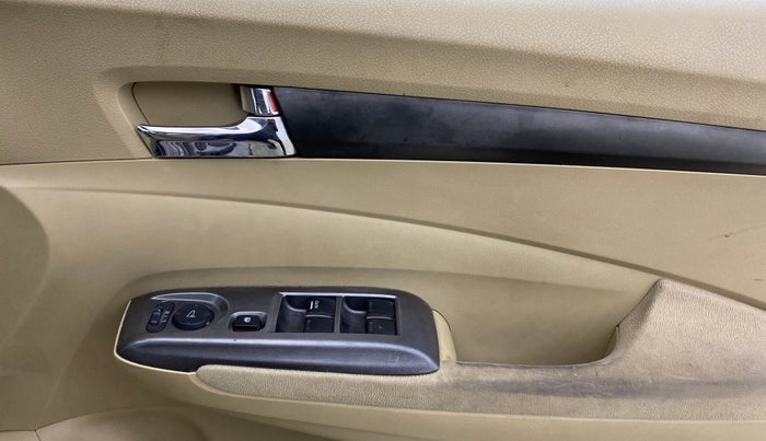 2013 Honda City 1.5L I-VTEC V MT, Petrol, Manual, 1,36,396 km, Driver Side Door Panels Control