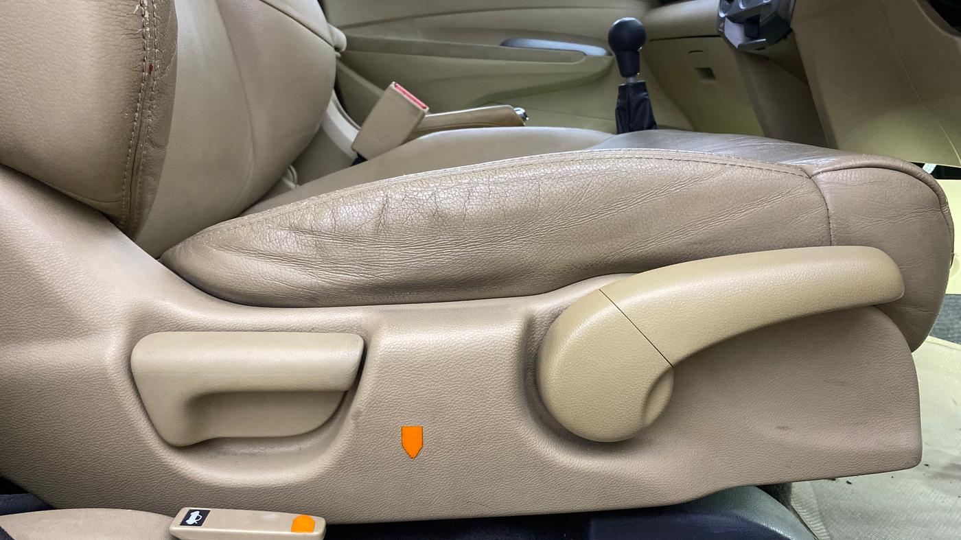 2013 Honda City 1.5L I-VTEC V MT, Petrol, Manual, 1,36,396 km, Driver Side Adjustment Panel