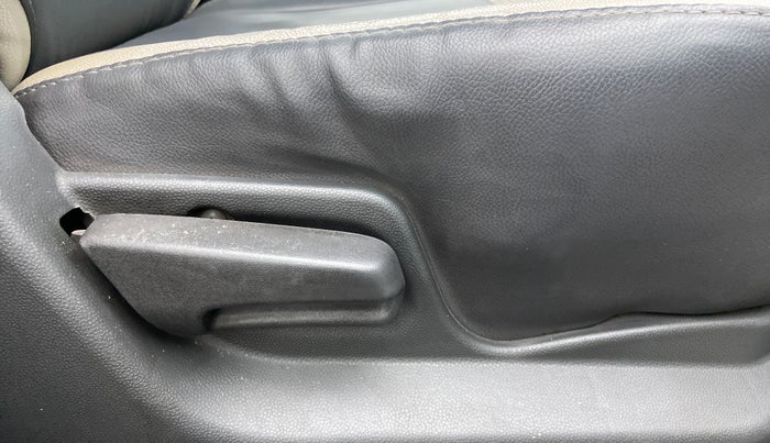 2013 Maruti Ritz VXI, Petrol, Manual, 33,748 km, Driver Side Adjustment Panel