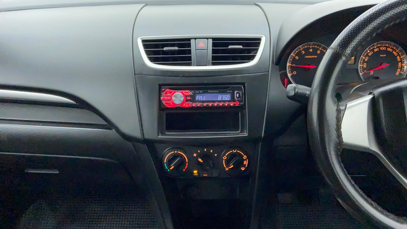 2013 Maruti Swift VXI D, Petrol, Manual, 39,508 km, Air Conditioner