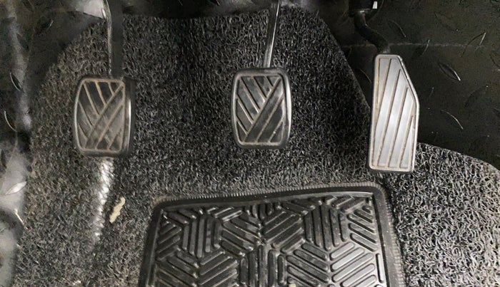 2022 Maruti New Wagon-R LXI CNG 1.0, CNG, Manual, 42,982 km, Pedals