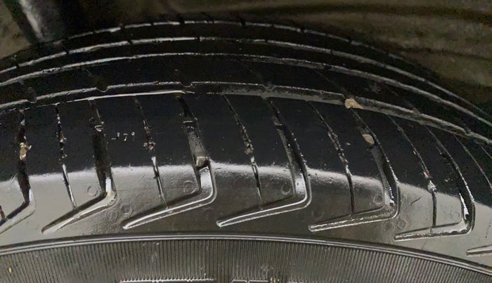 2022 Maruti New Wagon-R LXI CNG 1.0, CNG, Manual, 42,982 km, Right Front Tyre Tread