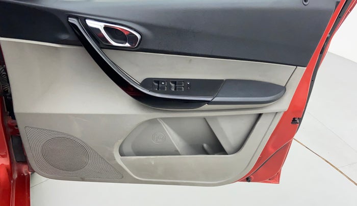 2018 Tata Tiago XZ PETROL, Petrol, Manual, 70,383 km, Driver Side Door Panels Control