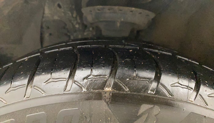 2017 Hyundai Elite i20 ASTA 1.2, Petrol, Manual, 77,219 km, Left Front Tyre Tread
