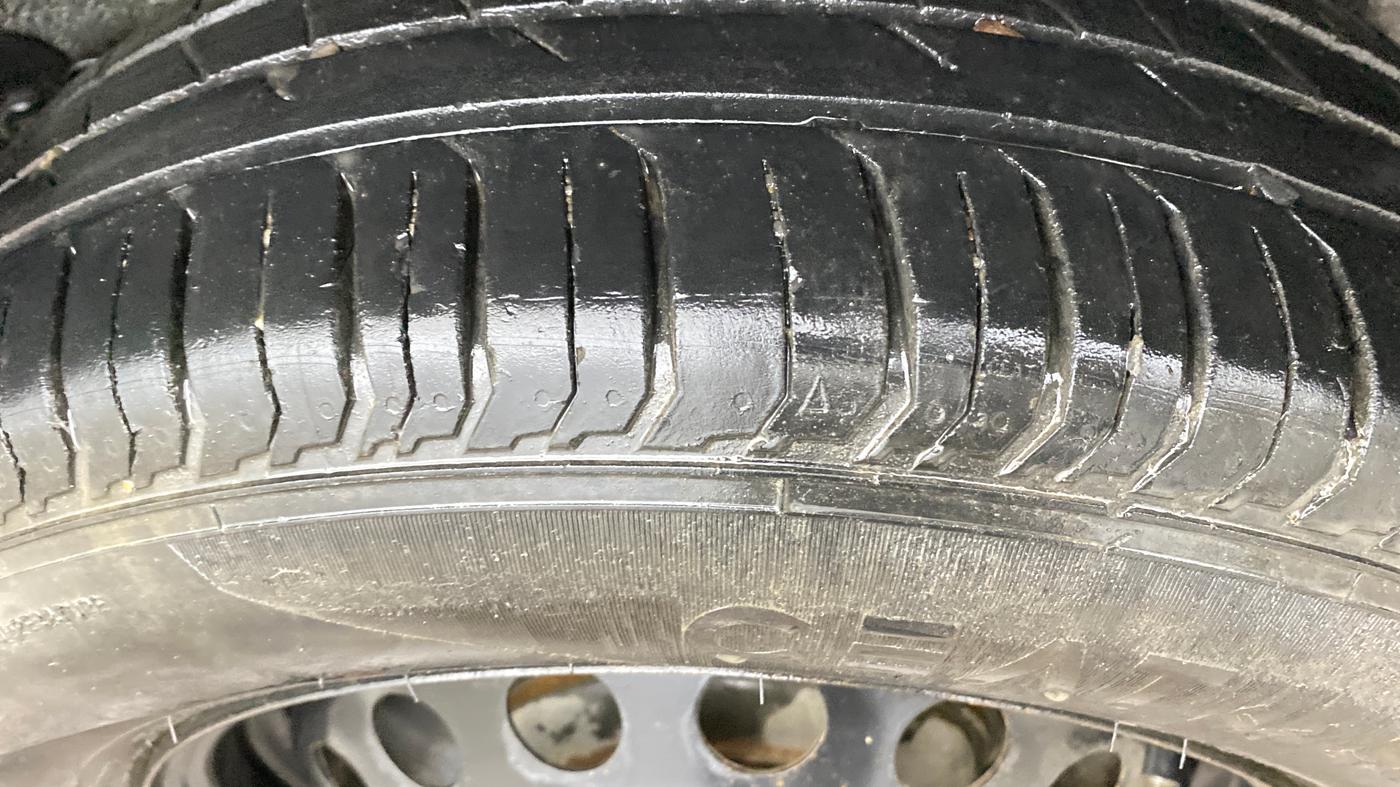 2023 Tata PUNCH PURE MT, Petrol, Manual, 38,464 km, Left Rear Tyre Tread