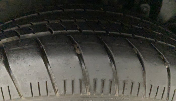 2014 Maruti Ertiga VDI, Diesel, Manual, 99,558 km, Left Rear Tyre Tread