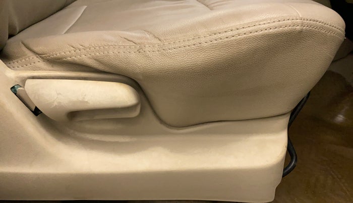 2014 Maruti Ertiga VDI, Diesel, Manual, 99,558 km, Driver Side Adjustment Panel