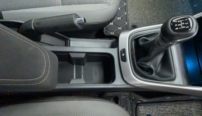 2020 Tata ALTROZ XZ 1.2, Petrol, Manual, 33,021 km, Gear Lever