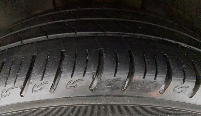 2020 Tata ALTROZ XZ 1.2, Petrol, Manual, 33,021 km, Right Front Tyre Tread