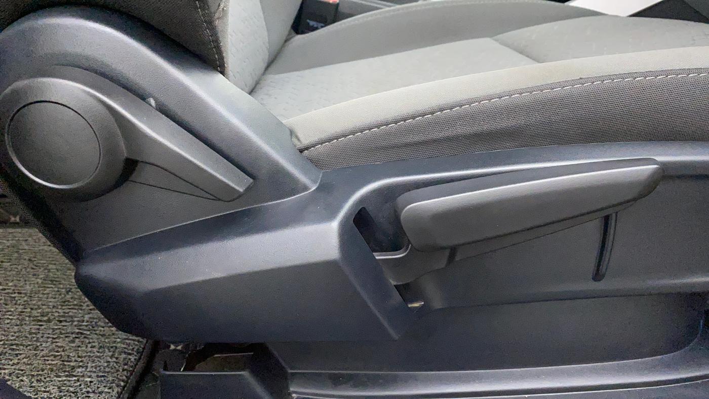 2020 Tata ALTROZ XZ 1.2, Petrol, Manual, 33,021 km, Driver Side Adjustment Panel