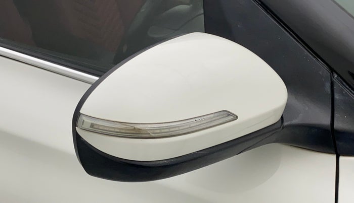 2018 Hyundai Elite i20 ASTA 1.2  CVT, CNG, Automatic, 39,395 km, Right rear-view mirror - Indicator light not working