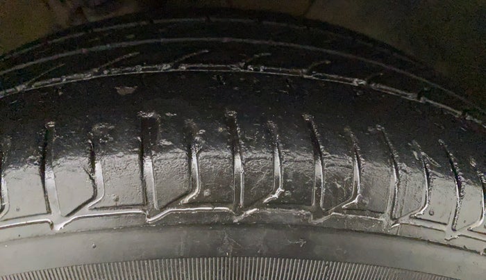 2018 Hyundai Elite i20 ASTA 1.2  CVT, CNG, Automatic, 39,395 km, Left Front Tyre Tread