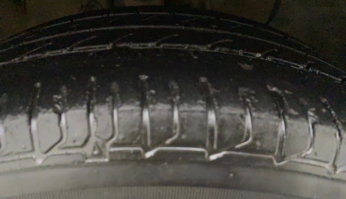 2018 Hyundai Elite i20 ASTA 1.2  CVT, CNG, Automatic, 39,395 km, Right Front Tyre Tread