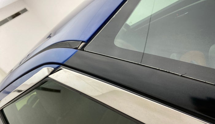 2012 Maruti Swift VDI, Diesel, Manual, 1,16,409 km, Right A pillar - Paint is slightly faded