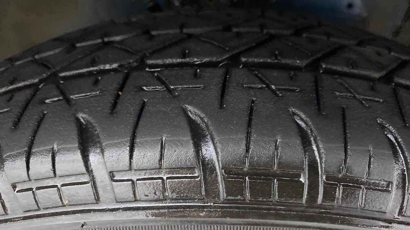 2012 Maruti Swift VDI, Diesel, Manual, 1,16,409 km, Right Front Tyre Tread