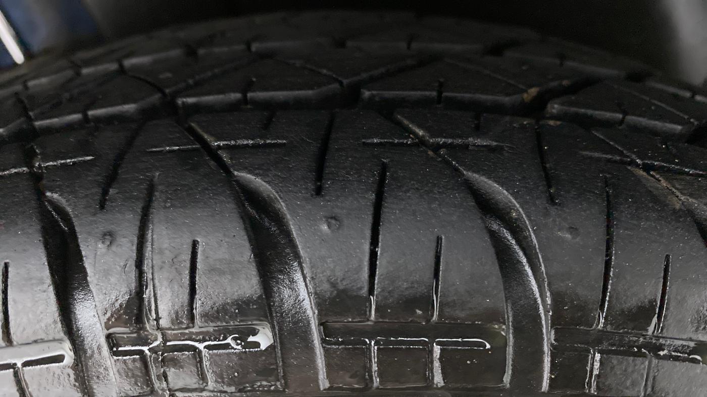 2012 Maruti Swift VDI, Diesel, Manual, 1,16,409 km, Right Rear Tyre Tread