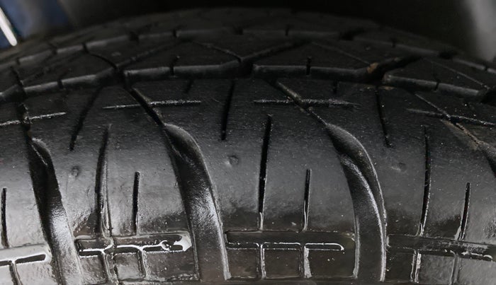 2012 Maruti Swift VDI, Diesel, Manual, 1,16,409 km, Right Rear Tyre Tread