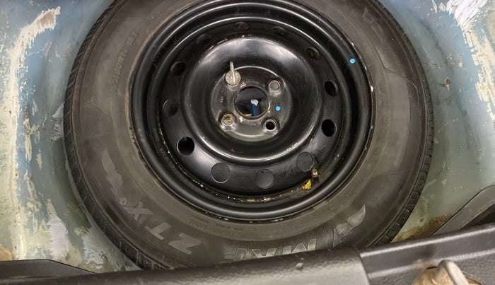 2012 Maruti Swift VDI, Diesel, Manual, 1,16,409 km, Dicky (Boot door) - Tool missing