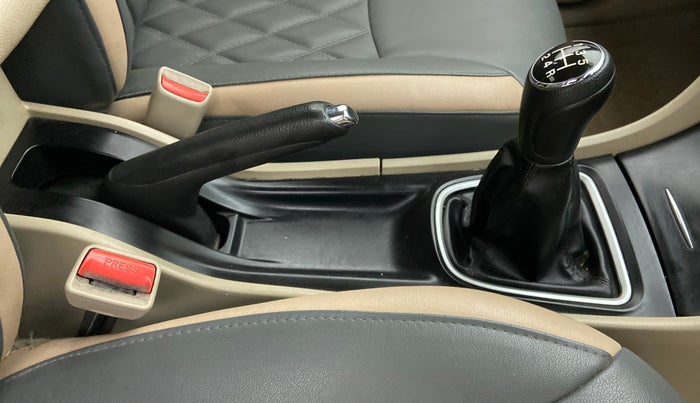 2017 Maruti Ciaz VDI+ SHVS, Diesel, Manual, 81,531 km, Gear Lever