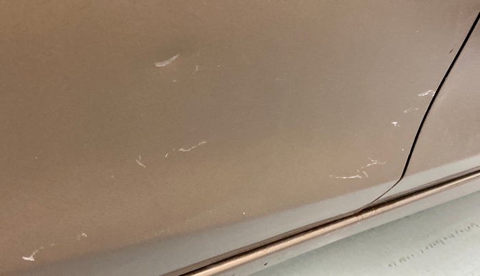 2017 Maruti Ciaz VDI+ SHVS, Diesel, Manual, 81,531 km, Right rear door - Minor scratches