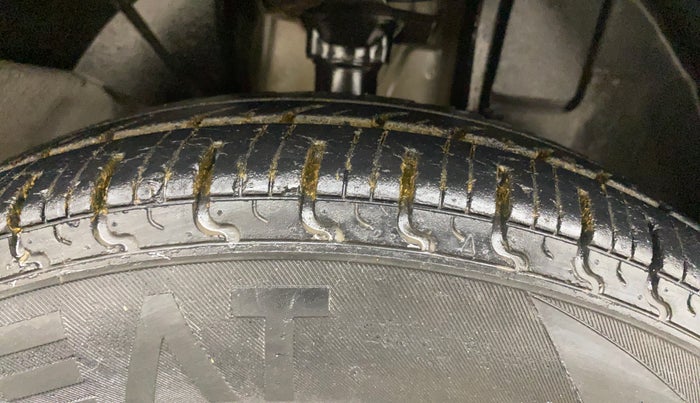 2018 Renault Kwid RXT 1.0 AMT, Petrol, Automatic, 32,954 km, Right Front Tyre Tread