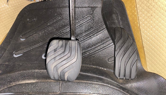 2018 Renault Kwid RXT 1.0 AMT, Petrol, Automatic, 32,954 km, Pedals