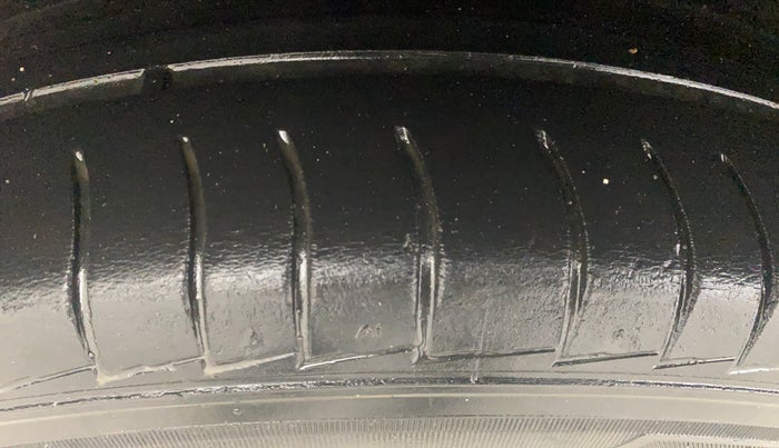 2020 Hyundai VENUE S 1.2, Petrol, Manual, 59,069 km, Right Rear Tyre Tread