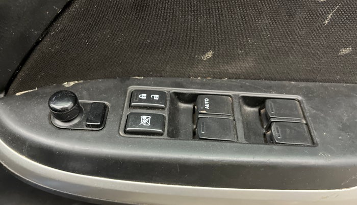 2017 Maruti Baleno ZETA CVT PETROL 1.2, Petrol, Automatic, 85,544 km, Driver Side Door Panels Control