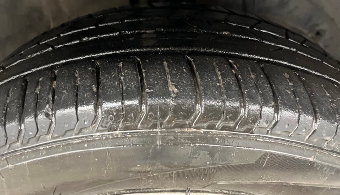 2017 Maruti Baleno ZETA CVT PETROL 1.2, Petrol, Automatic, 85,544 km, Right Front Tyre Tread