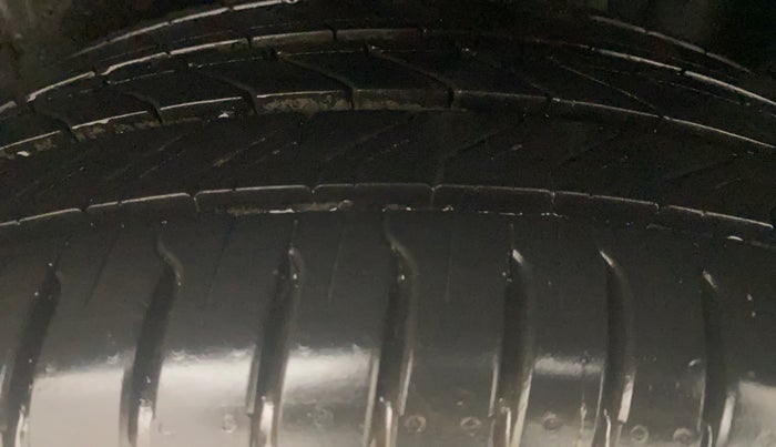 2018 Volkswagen Vento HIGHLINE PETROL AT, Petrol, Automatic, 48,512 km, Left Rear Tyre Tread