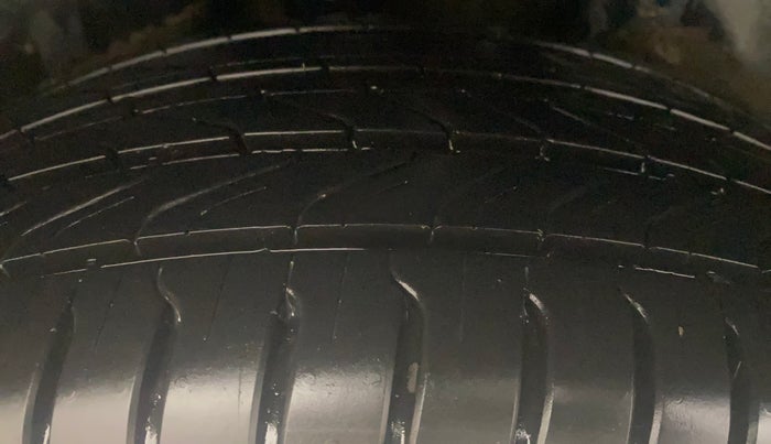 2018 Volkswagen Vento HIGHLINE PETROL AT, Petrol, Automatic, 48,512 km, Right Rear Tyre Tread