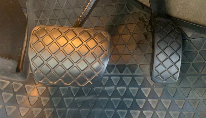 2018 Volkswagen Vento HIGHLINE PETROL AT, Petrol, Automatic, 48,512 km, Pedals