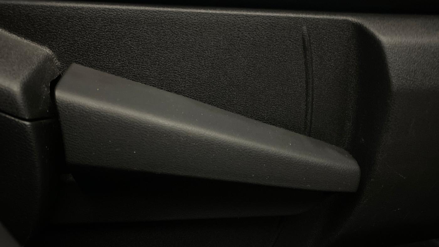2024 Nissan MAGNITE XV MT, Petrol, Manual, 93,781 km, Driver Side Adjustment Panel