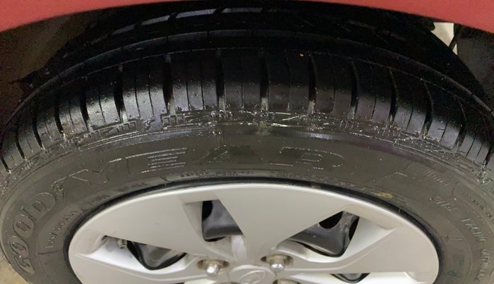 2014 Hyundai Xcent S 1.2, Petrol, Manual, 1,06,542 km, Left Rear Tyre Tread