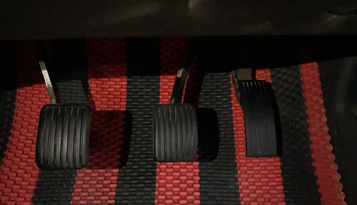 2014 Hyundai Xcent S 1.2, Petrol, Manual, 1,06,542 km, Pedals