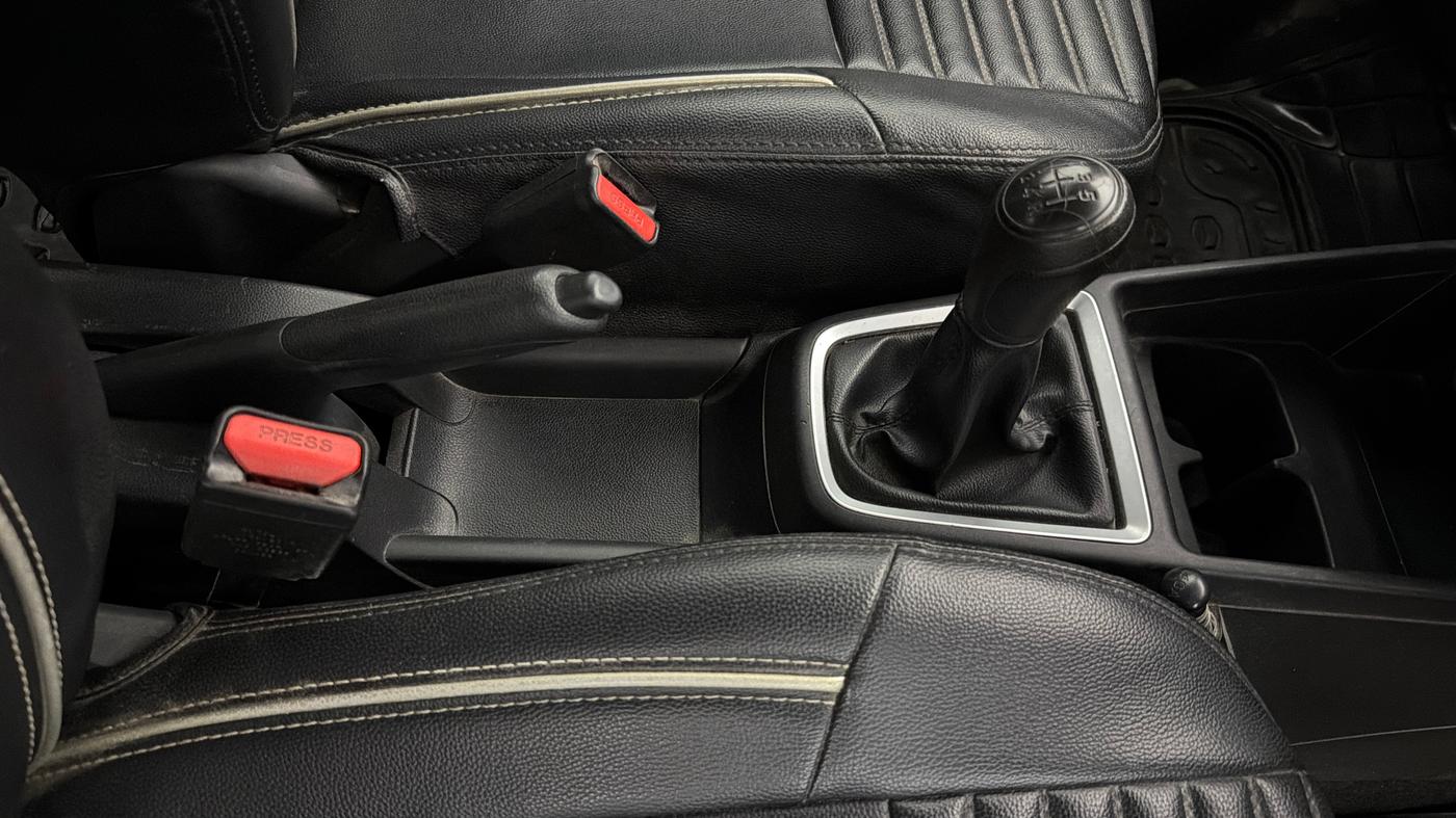 2019 Maruti Swift LXI, Petrol, Manual, 47,304 km, Gear Lever