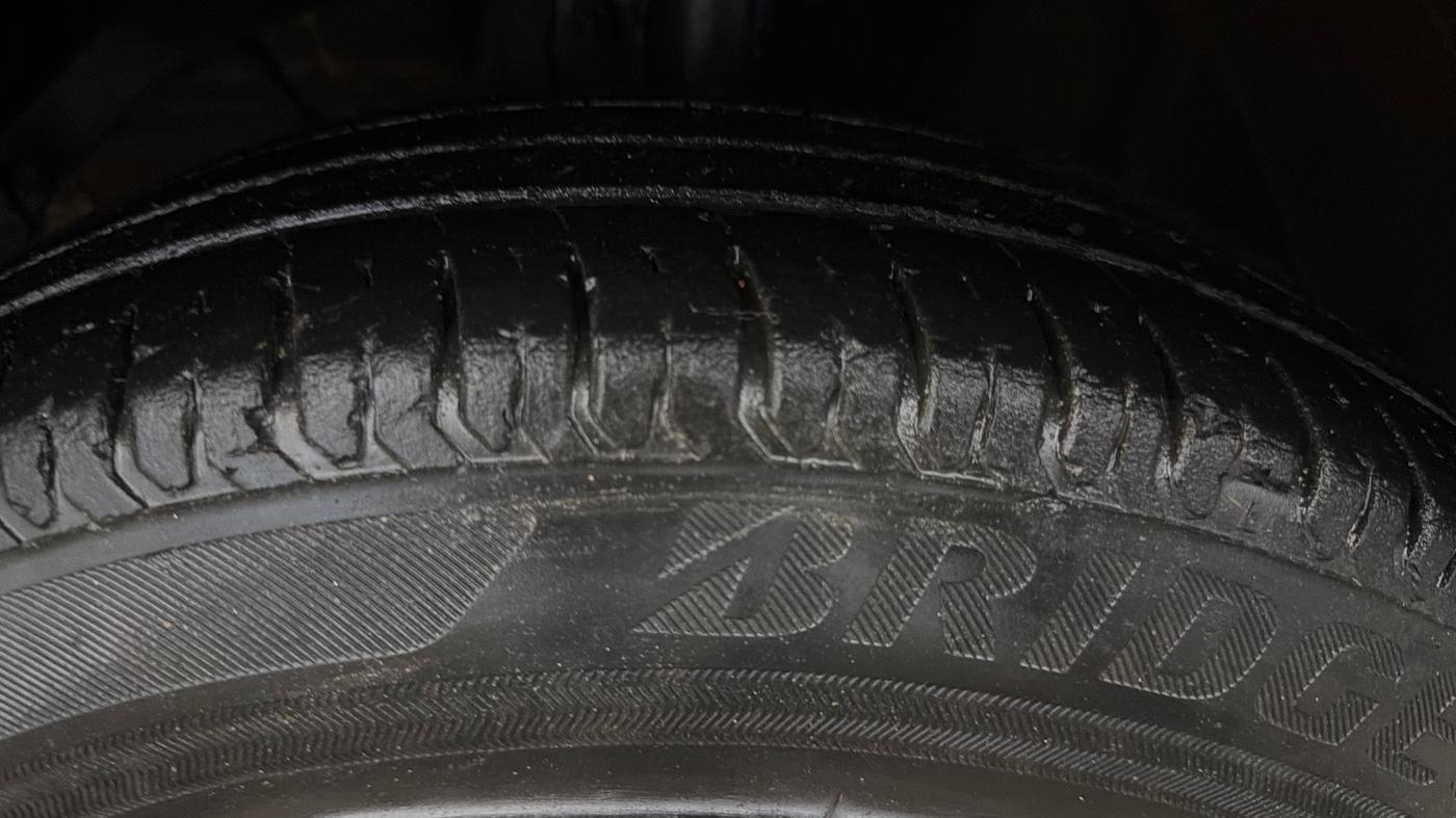 2019 Maruti Swift LXI, Petrol, Manual, 47,304 km, Left Front Tyre Tread