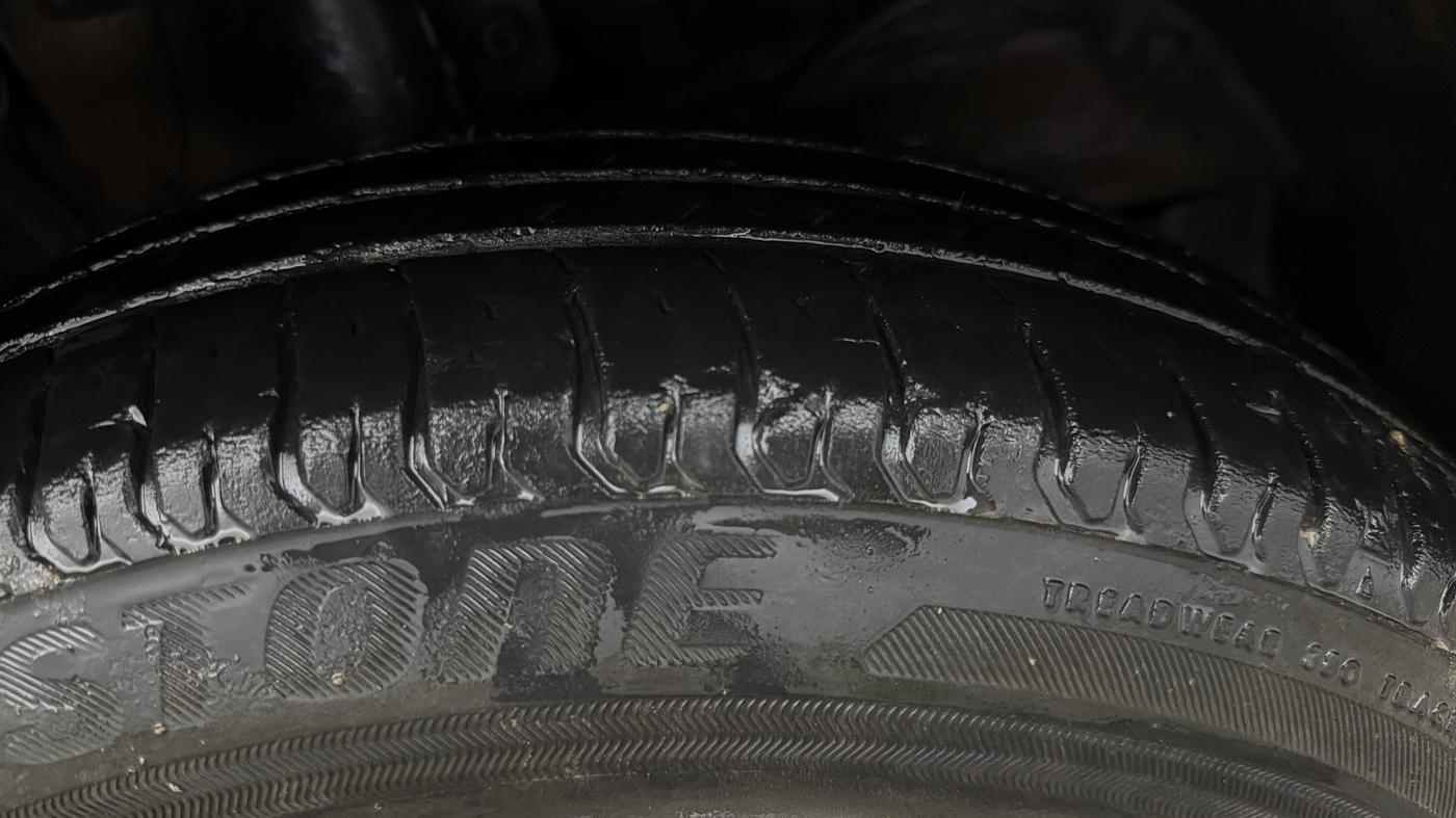 2019 Maruti Swift LXI, Petrol, Manual, 47,304 km, Right Front Tyre Tread