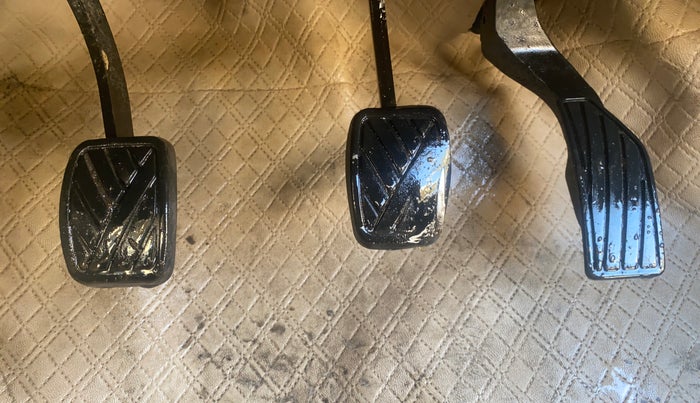 2014 Maruti Swift Dzire VDI, Diesel, Manual, 88,849 km, Pedals