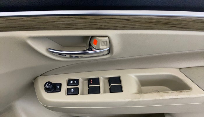 2019 Maruti Ciaz ALPHA 1.5 SHVS PETROL, Petrol, Manual, 76,307 km, Driver Side Door Panels Control