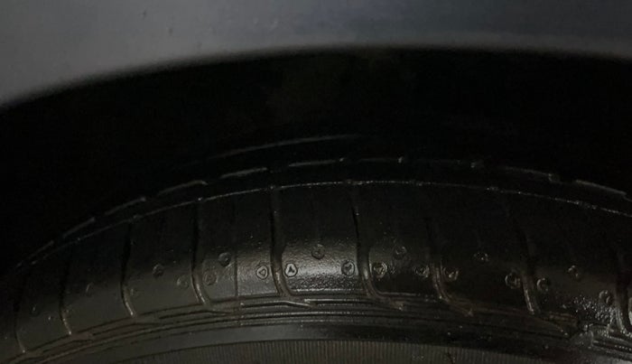 2015 Hyundai Xcent SX 1.2 (O), Petrol, Manual, 54,732 km, Right Front Tyre Tread