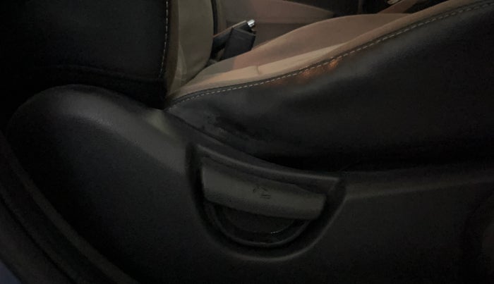 2015 Hyundai Xcent SX 1.2 (O), Petrol, Manual, 54,732 km, Driver Side Adjustment Panel