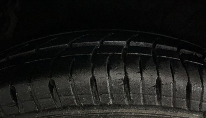 2013 Hyundai i20 MAGNA (O) 1.2, Petrol, Manual, 49,620 km, Right Rear Tyre Tread