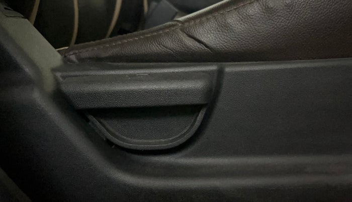 2013 Hyundai i20 MAGNA (O) 1.2, Petrol, Manual, 49,620 km, Driver Side Adjustment Panel