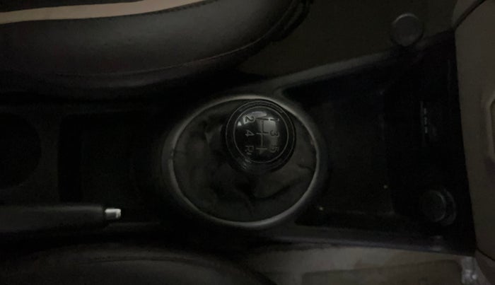 2013 Hyundai i20 MAGNA (O) 1.2, Petrol, Manual, 49,620 km, Gear Lever