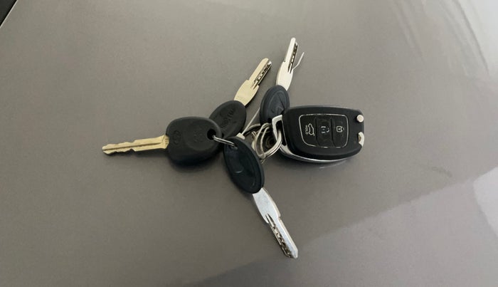 2013 Hyundai i20 MAGNA (O) 1.2, Petrol, Manual, 49,620 km, Key Close Up